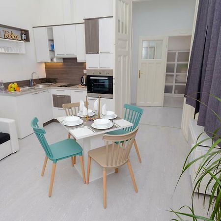 Boutique Residence Jokai - Apartment In The City Center Budapest Exterior foto